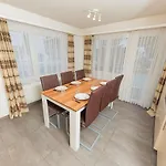 Apartment Haus *